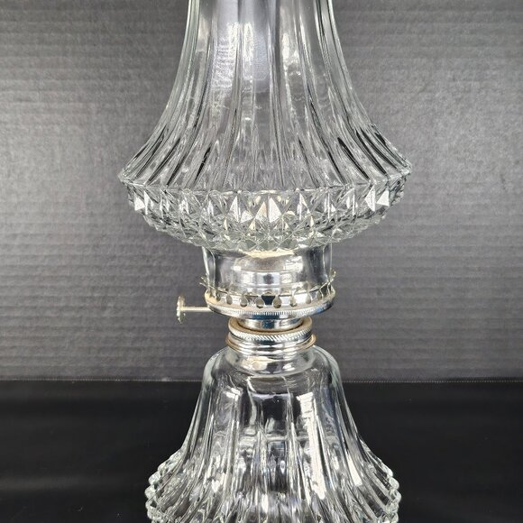 Rare Lamplight Farms, Austria Diamond Cut Crystal Oil Lamp 13 Inch - Picture 6 of 13
